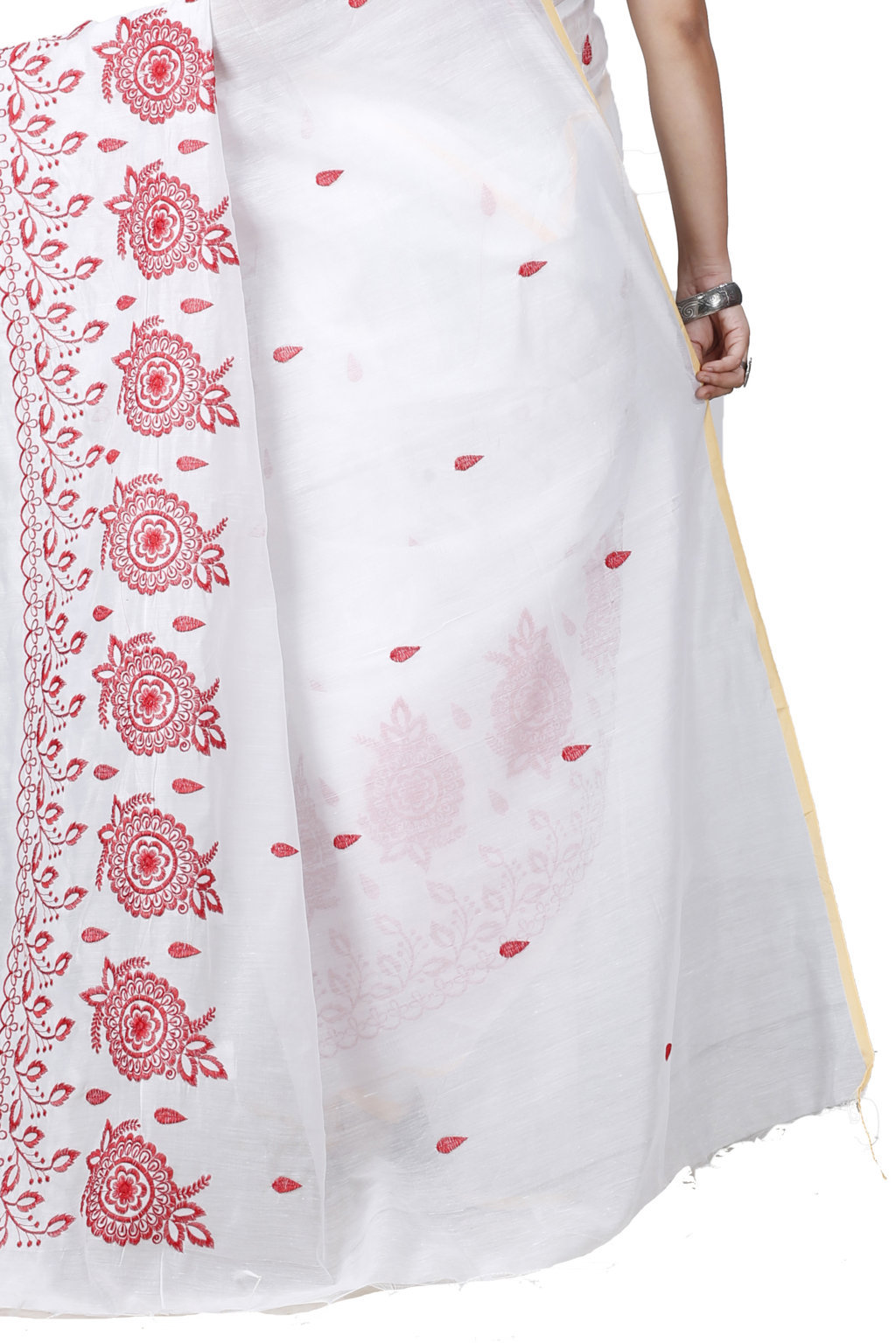 White Blended Cotton Tabu Hand Loom Saree (1242)